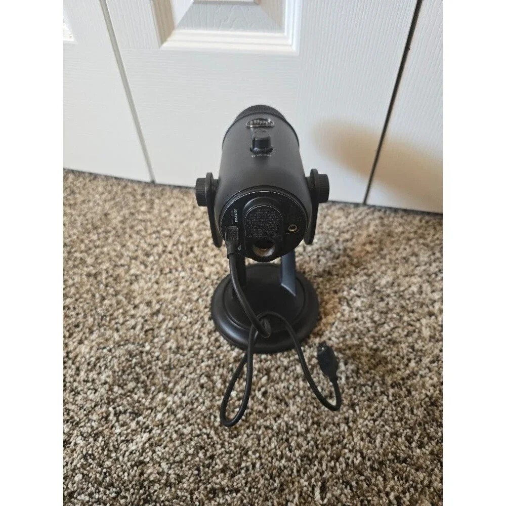 Blue Yeti Professional Multi-Pattern USB Condenser Microphone